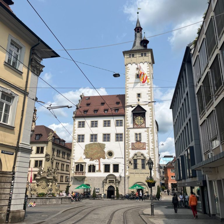 Grafeneckart Blick auf das Würzburger Rathaus, genannt Grafeneckart